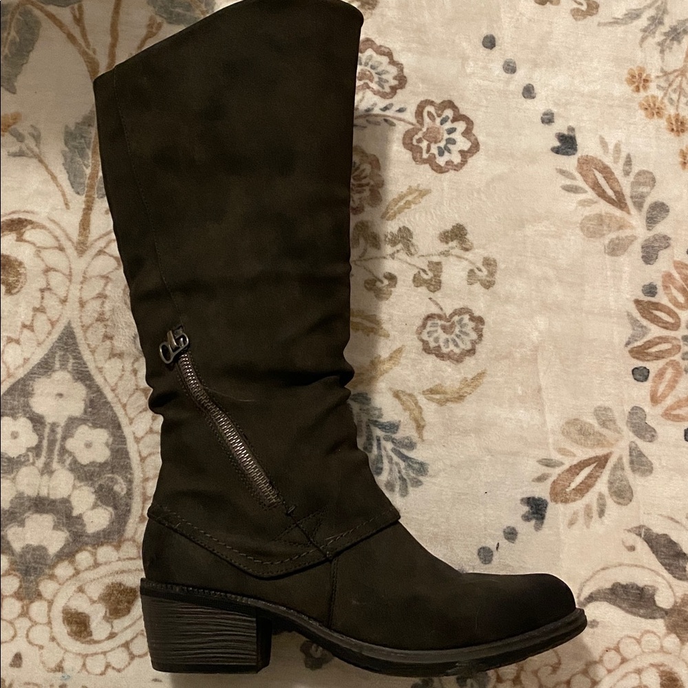Women's Black Knee-High Boots